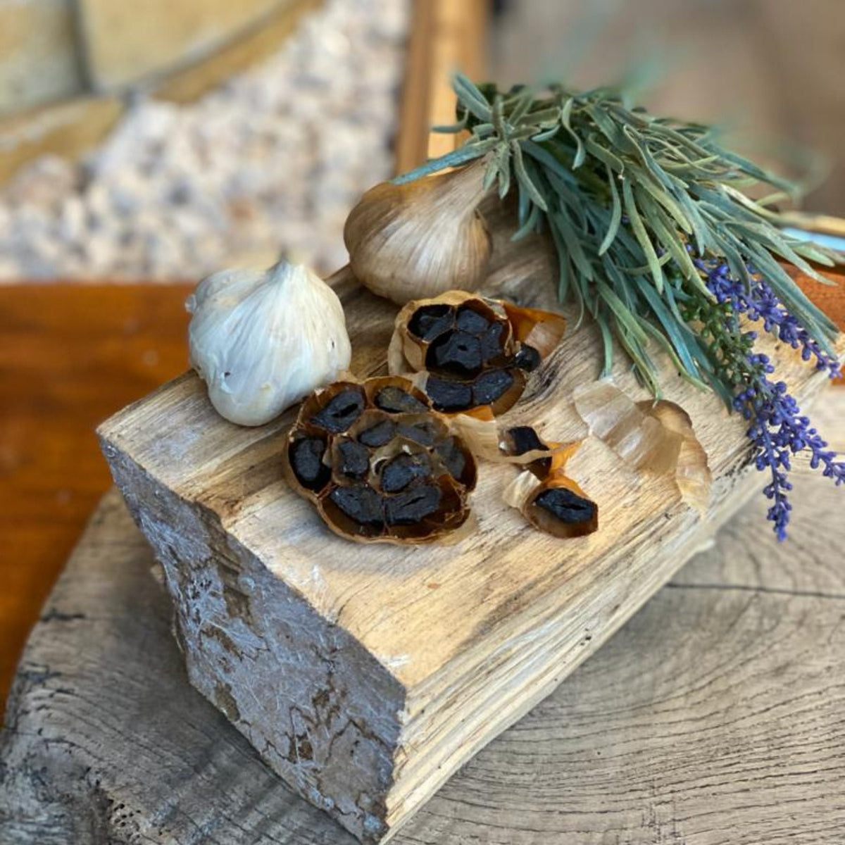 Schwarzer Knoblauch zum Kennenlernen